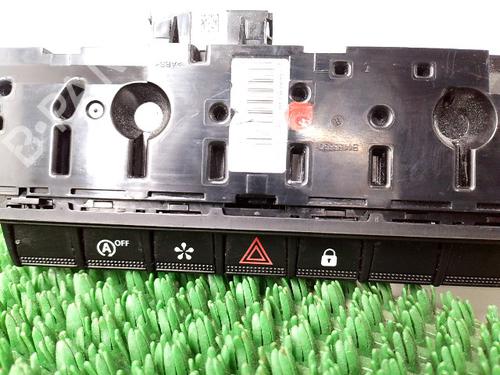 warning-switch-renault-clio-v-b7_-2019-33048078 main image