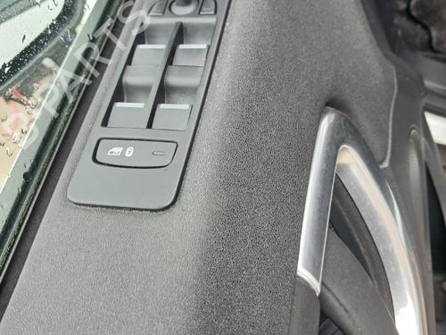 Used Left front window switch Left front window switch LAND ROVER DISCOVERY SPORT (L550) 2.0 D 4x4 (150 hp) 40484121 40484121