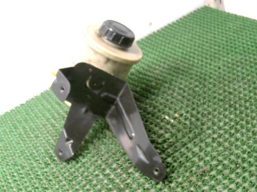 Used Power steering reservoir Power steering reservoir RENAULT MASTER II Van (FD) 2.5 dCi 120 (FD0M, FD0U, FD0W, FD2M, FD2W, FD3M, FD3U,... (115 hp) 22078659 22078659