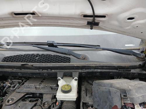 Used Front windshield wiper arm Front windshield wiper arm 38977030 38977030