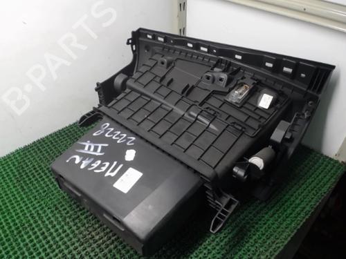 Used Glove box RENAULT MEGANE III Hatchback (BZ0/1_, B3_) 1.9 dCi (BZ0N, BZ0J) (131 hp) 22082498