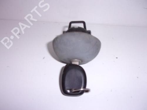 Used Fuel cap RENAULT MASTER II Van (FD) 2.5 D (FD0A, FD0E, FD2E, FD3E) (80 hp) 22075566