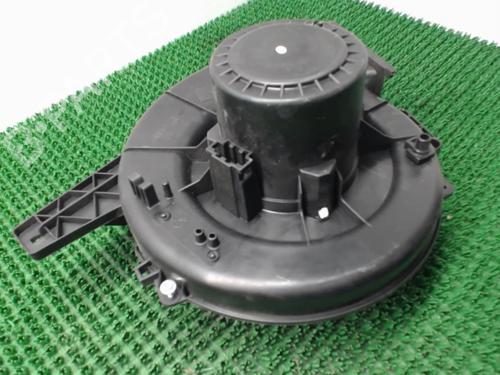 Heater blower motor VW POLO V (6R1, 6C1) 1.6 TDI | BP22083509M62 