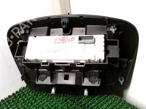 display-monitor-renault-megane-iii-hatchback-bz01_-b3_-15-dci-2008-22090272 main image