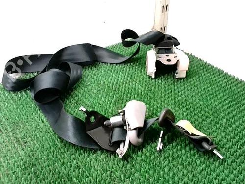 Gurtstraffer Mitte TOYOTA YARIS (_P9_) 1.4 D-4D (NLP90_, NLP90R) | BP30628914C91