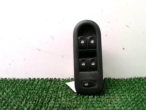 Interrupteur de vitre avant gauche RENAULT CLIO III (BR0/1, CR0/1) 1.5 dCi (BR17, CR17) (86 hp) 29892824