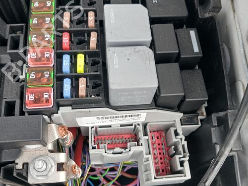 Used Fuse box Fuse box LAND ROVER DISCOVERY SPORT (L550) 2.0 D 4x4 (150 hp) 40484069 40484069