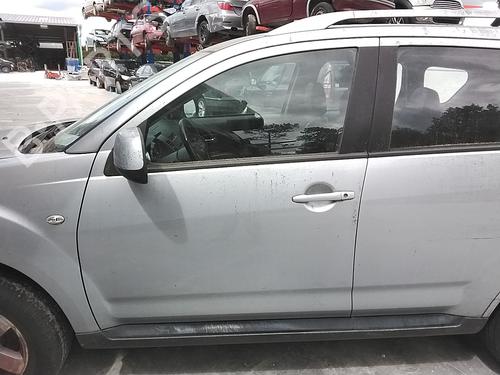 Used Left front door Left front door PEUGEOT 4007 (VU_, VV_) 2.2 HDi (156 hp) 35780930 35780930