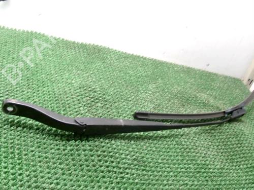 Used Front windshield wiper arm RENAULT MEGANE III Hatchback (BZ0/1_, B3_) 1.5 dCi (86 hp) 22078783