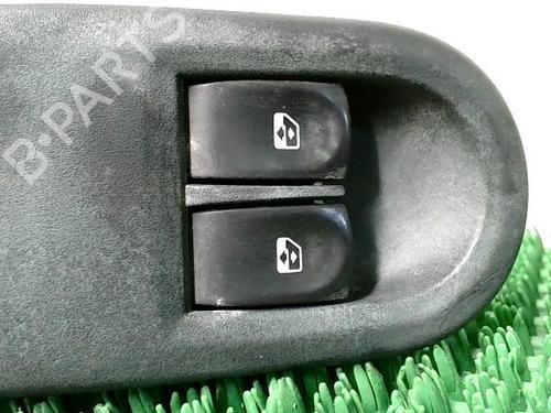 Used Left front window switch RENAULT CLIO III (BR0/1, CR0/1) 1.5 dCi (C/BR0G, C/BR1G) (68 hp) 22089050