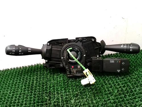 Used Steering column stalk DACIA SANDERO II 1.5 dCi 75 / Blue dCi 75 (B8JW, B8M4, B8AH, B8M7, B8M6) (75 hp) 22388190
