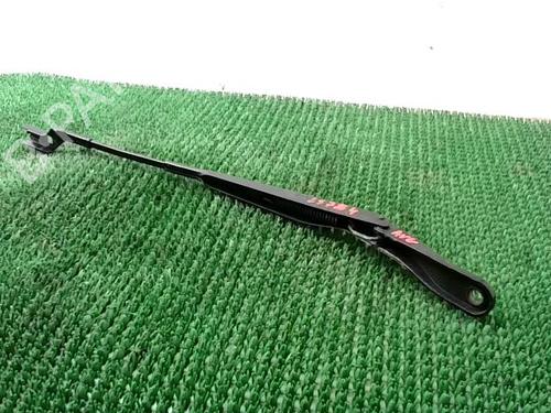 Used Front windshield wiper arm CITROËN C4 III (BA_, BB_, BC_) BLUEHDI 110 (BBYHSA) (110 hp) 30628969