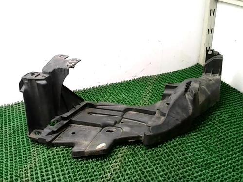 Used Left headlight support Left headlight support RENAULT MEGANE III Grandtour (KZ0/1) 1.5 dCi (KZ0C, KZ1A) (90 hp) 22092655 22092655