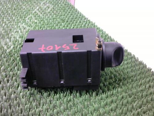 Used Headlight switch Headlight switch MERCEDES-BENZ A-CLASS (W168) A 140 (168.031, 168.131) (82 hp) 31841738 31841738