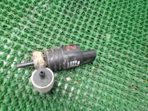 Used Washer pump Washer pump VW TOURAN (5T1) 1.6 TDI (110 hp) 22086144 22086144