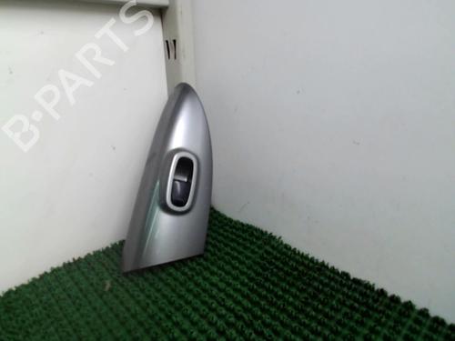 Used Right front window switch NISSAN JUKE (F15) 1.5 dCi (110 hp) 22086669