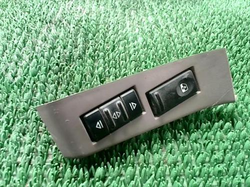 Used Left front window switch RENAULT MASTER II Van (FD) 2.2 dCI 90 (FD0G, FD0N, FD2G, FD2N, FD3G, FD3N) (90 hp) 29918033