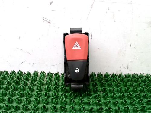 Used Warning switch RENAULT MEGANE III Hatchback (BZ0/1_, B3_) 1.5 dCi (86 hp) 24531697