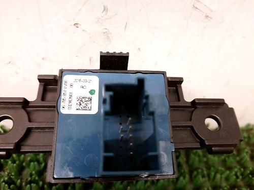 Used Switch Switch PEUGEOT 308 II (LB_, LP_, LW_, LH_, L3_) 1.6 BlueHDi 120 (120 hp) 34386552 34386552