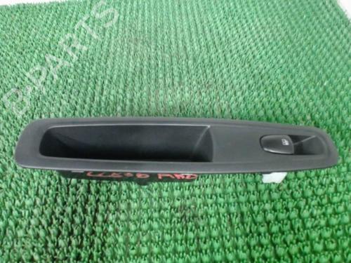 Used Right rear window switch RENAULT KADJAR (HA_, HL_) 1.2 TCe 130 (HLMR) (130 hp) 22086725