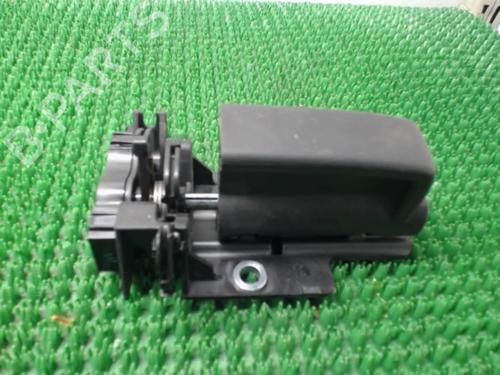 Used Rear left interior door handle Rear left interior door handle VW SHARAN (7N1, 7N2) 2.0 TDI (140 hp) 22082967 22082967