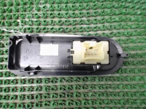 Used Right front window switch Right front window switch DACIA DUSTER (HS_) 1.5 dCi 4x4 (109 hp) 22077795 22077795