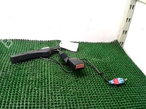 Used Seat buckle CITROËN C3 I (FC_, FN_) 1.4 HDi (68 hp) 28475912