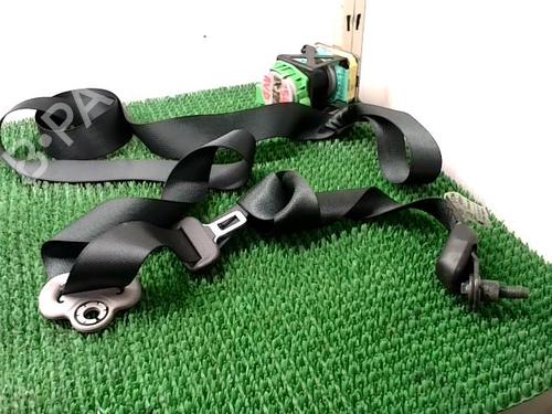 Used Front right seatbelt TOYOTA YARIS (_P9_) 1.4 D-4D (NLP90_, NLP90R) (90 hp) 30628908