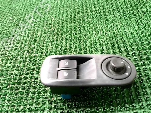 Used Left front window switch RENAULT TRAFIC II Van (FL) 2.0 dCi 90 (FL0H, FL00, FL01, FL0M, FL0P, FL0S) (90 hp) 30085034