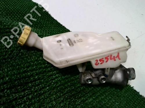 brake-master-cylinder-peugeot-2008-i-cu_-2013-30764678 main image