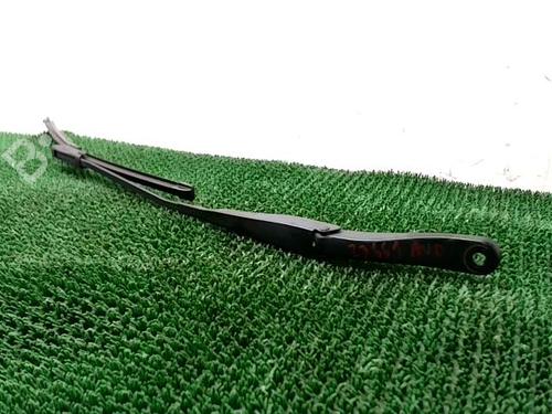 Used Front windshield wiper arm DACIA SANDERO II 1.5 dCi 75 / Blue dCi 75 (B8JW, B8M4, B8AH, B8M7, B8M6) (75 hp) 21565096