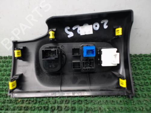 mirror-switch-citroen-c3-iii-sx-2016-35781306 main image