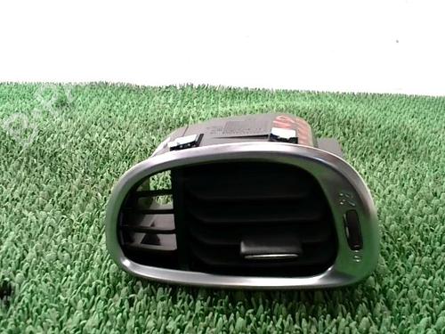 Used Air vent FIAT 500L (351_, 352_) 1.4 (199LYB1B) (95 hp) 27809124