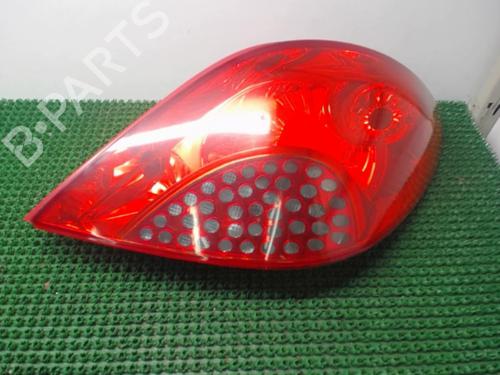 Used Right taillight Right taillight 22076317 22076317