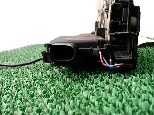 Front left lock VW GOLF IV (1J1) 1.6 | BP25194047C98 