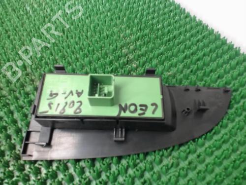 Used Left front window switch SEAT LEON (1P1) 2.0 TDI 16V (140 hp) 22086579