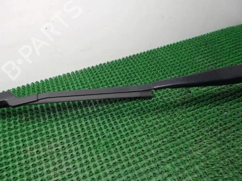 Used Front windshield wiper arm Front windshield wiper arm RENAULT TRAFIC III Van (FG_) 2.0 dCi 120 (FGMN) (120 hp) 22083317 22083317