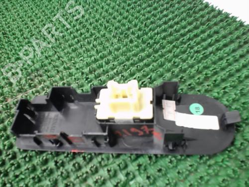 Used Right front window switch Right front window switch RENAULT CLIO IV Grandtour (KH_) 1.5 dCi 75 (75 hp) 22082509 22082509