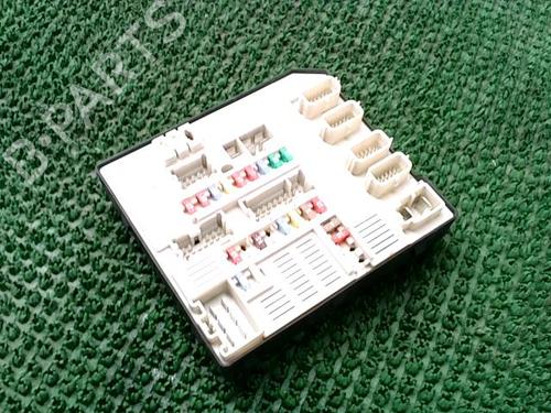 Used Fuse box Fuse box RENAULT LAGUNA III (BT0/1) 2.0 dCi (BT07, BT0J, BT14, BT1A, BT1S) (131 hp) 29984593 29984593