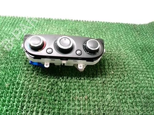 Used Climate control RENAULT CLIO IV Grandtour (KH_) 1.2 16V (73 hp) 22412787