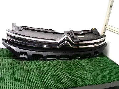 Used Grille CITROËN C3 III (SX) 1.2 PureTech 82 (83 hp) 29371937