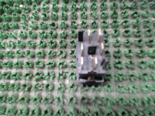 Used Right front window switch Right front window switch VW POLO III (6N1) 60 1.4 (60 hp) 22079633 22079633