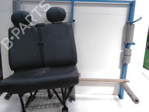 Used Right front seat NISSAN INTERSTAR Van (X70) dCi 100 (101 hp) 25587419