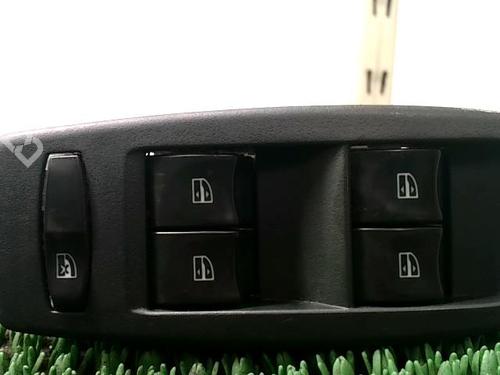Left front window switch RENAULT KOLEOS I (HY_) 2.0 dCi 4x4 (HY0K) | BP29927345I27