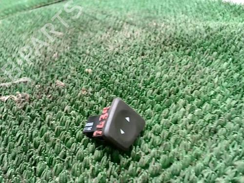 Used Right front window switch FIAT 500 (312_) 1.3 D Multijet (312AXB1A) (75 hp) 27435573
