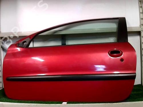 Used Left front door PEUGEOT 206 Hatchback (2A/C) 1.4 i (75 hp) 20876210