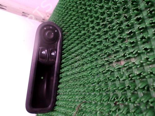 Used Left front window switch Left front window switch RENAULT CLIO III (BR0/1, CR0/1) 1.5 dCi (BR17, CR17) (86 hp) 22083842 22083842