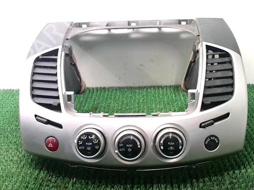 AC-Styringsenhed/Manøvreenhed MITSUBISHI L200 / TRITON (KA_T, KB_T) 2.5 DI-D 4WD (KB4T) (136 hp) 29521047