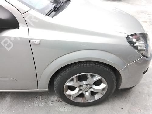 Guarda-lamas direito Guarda-lamas direito OPEL ASTRA H (A04) 1.9 CDTI (L48) (150 hp) 35926182 35926182