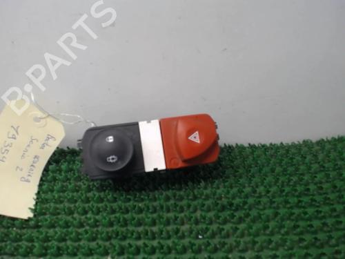 Used Warning switch RENAULT SCÉNIC II (JM0/1_) 1.9 dCi (JM0G, JM12, JM1G, JM2C) (120 hp) 22076656